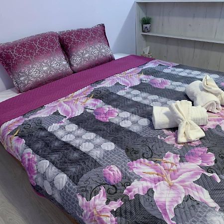 Comfy Studio Apartment By The Flower Market ヴァルナ エクステリア 写真