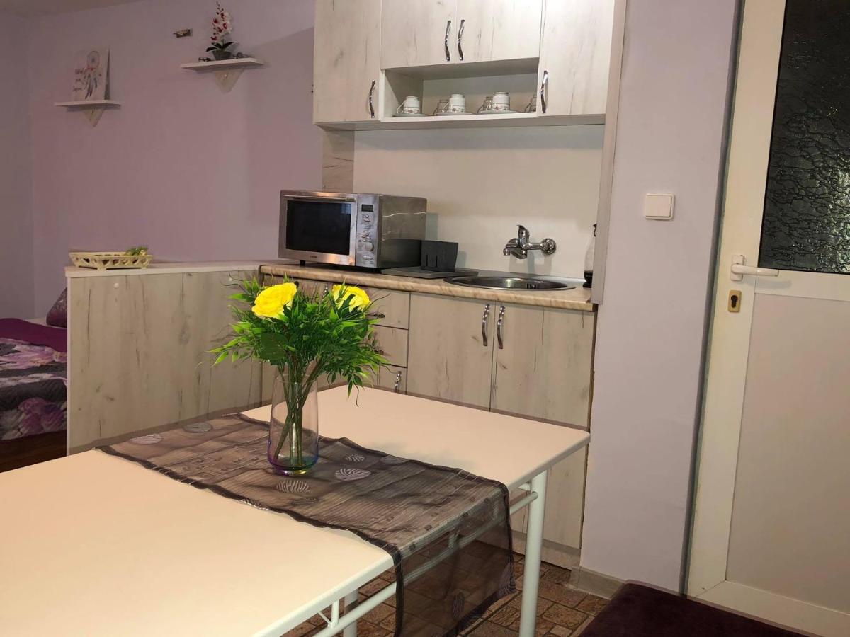 Comfy Studio Apartment By The Flower Market ヴァルナ エクステリア 写真
